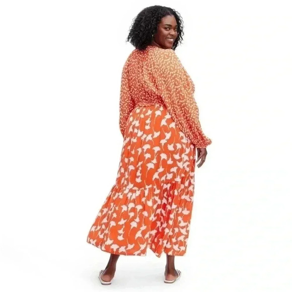 NWT Women's V-Neck Ginkgo Cherry Tomato
Maxi Dress - DVF for Target 1X - Picture 4 of 9